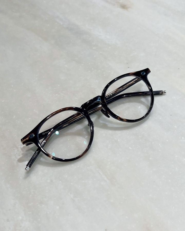 〈10 eyevan〉の「No.3 Ⅲ‒47