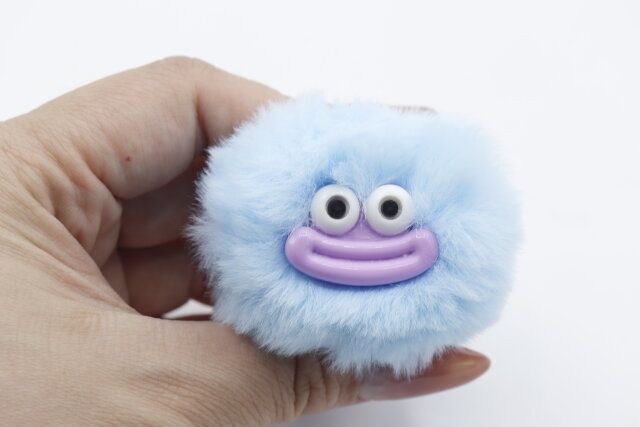 セリア キーホルダー もこもこクリーチャー