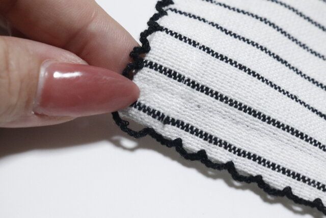 ダイソー ランチマット ピコット刺繍