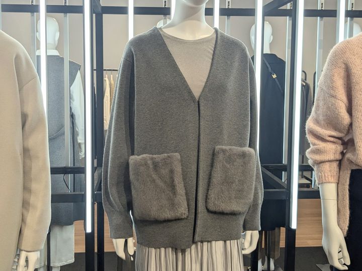 「プラステ」フェイクファーニット