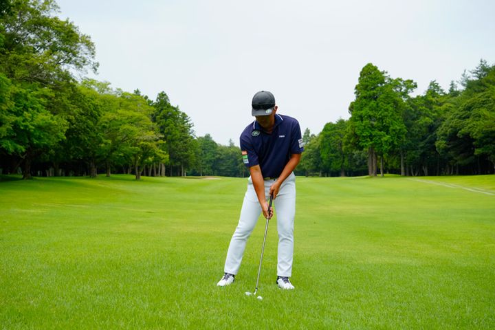 ラフからのショットは「浮いていたら払い打ち」「沈んでいたら打ち込む」が正解！