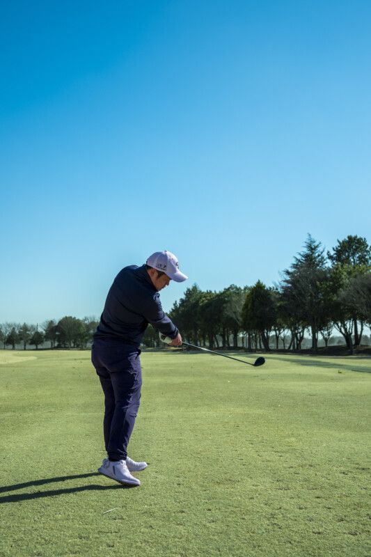 FWで“飛ばせるフィニッシュ”はどっち…？人気コーチがわかりやすく解説