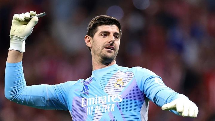 「世界の恥さらし」 レアルGKクルトワへのライター投げつけでアトレティコ戦が中断