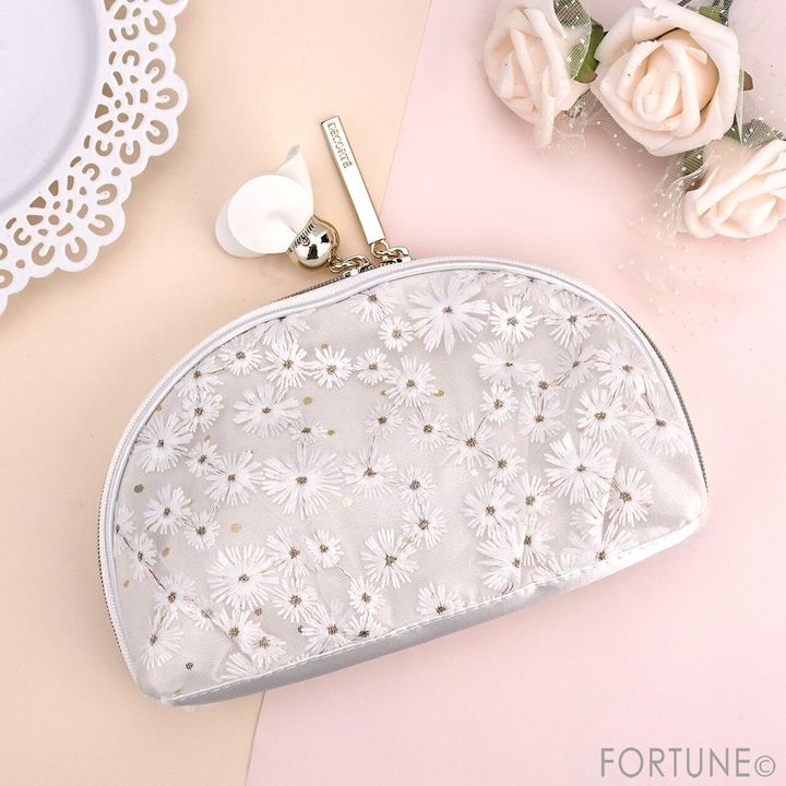 DECORTÉ（コスメデコルテ） 2024年クリスマス...