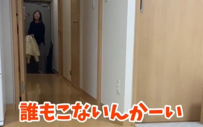 ママ帰宅！待ってた姉妹の予想外の反応に大爆笑！！