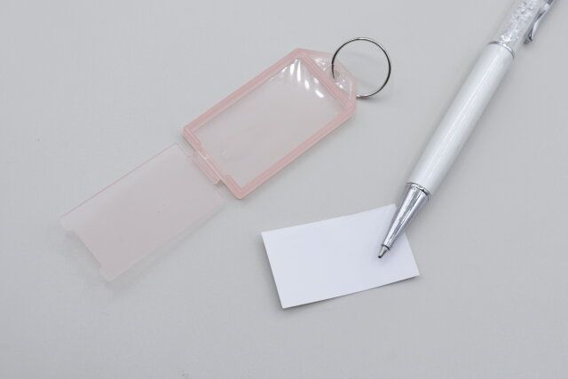 セリア オイスター ネームキーホルダー 紙 書き込み