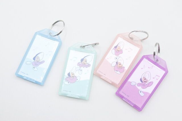 セリア オイスター ネームキーホルダー