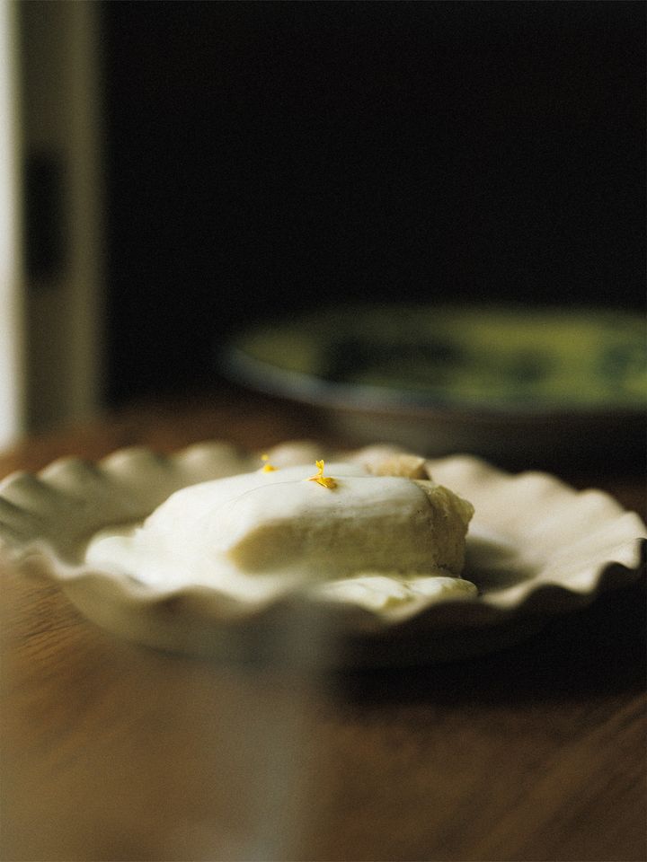 2024年夏現在の最新メニューとして提供されるメキシコの伝統食タマル2種。Photo_ Jorge Cirerol & Andrea Cinta