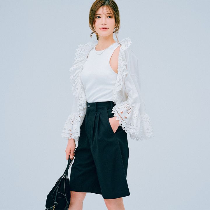 レース羽織り×タンクトップ×ショーパンコーデの咲和希さん