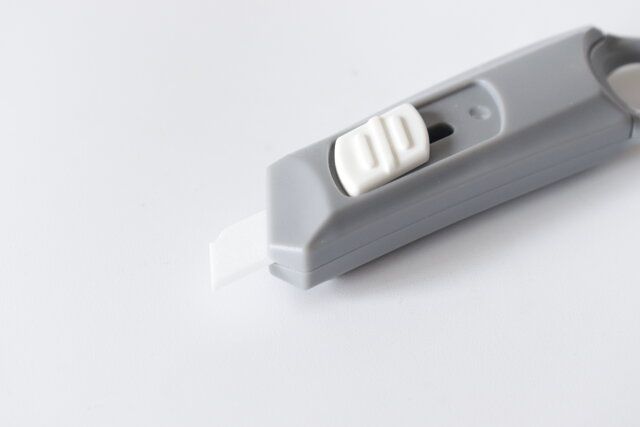 ダイソー セラミックカッター（モノトーン） 刃先