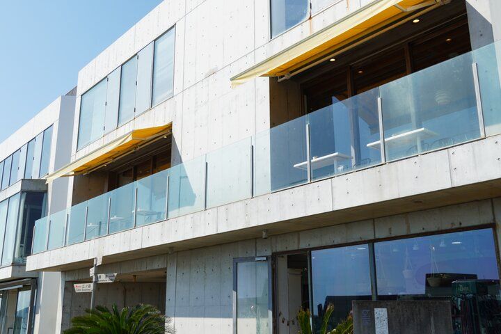 海と空が目の前に広がる雄大な景色の中でふわふわとしたパンケーキの朝食♪鎌倉「bills 七里ヶ浜」