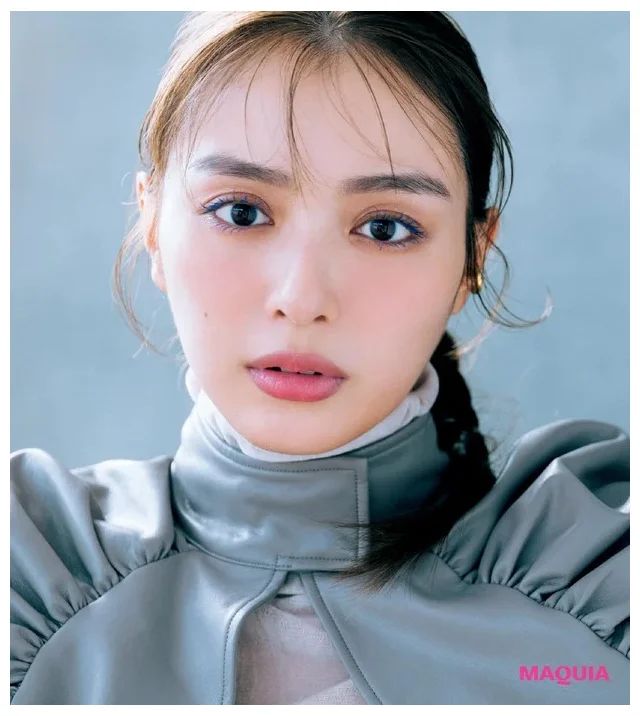 SUQQU リクイド ラスター アイズを使ったおすすめメイクのやり方_SUQQU リクイド ラスター アイズ 05を使ったメイク①