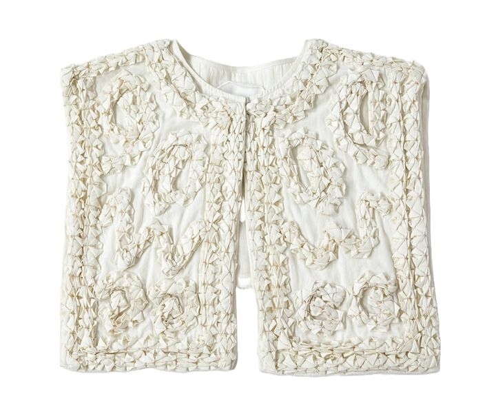 つけ衿¥29,700／フィータ（フィータ）【気温20～24℃の日に使えるアイテム】