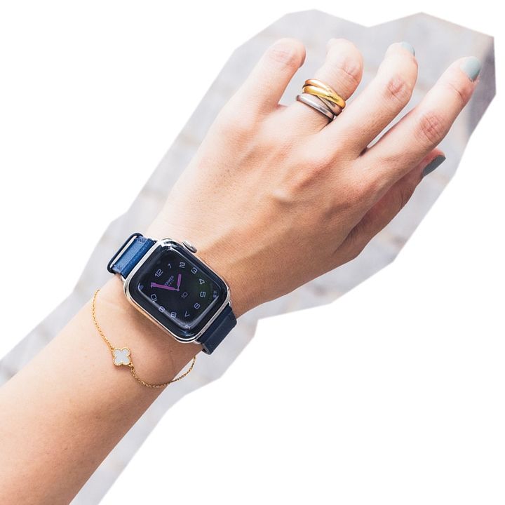 VERYライター北山さんの私物でアップルウォッチエルメスの腕時計