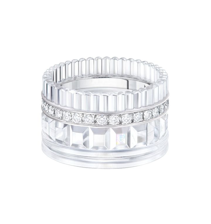 素材は強靭かつ透明度の高いシリガラス®︎を使用している