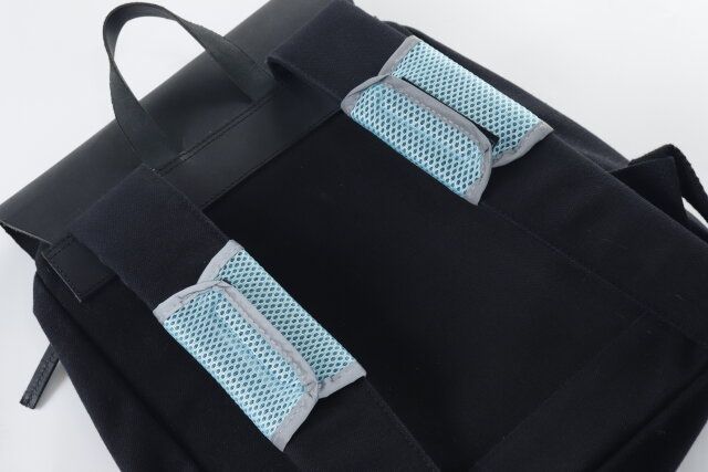 セリアのリフレクターショルダーカバー2Pの取り付け