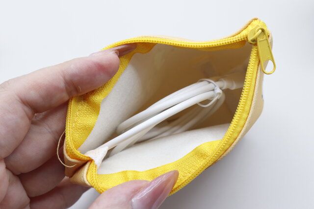 キャンドゥの便利な40122 ミニポーチ（舟形）X／O 文字