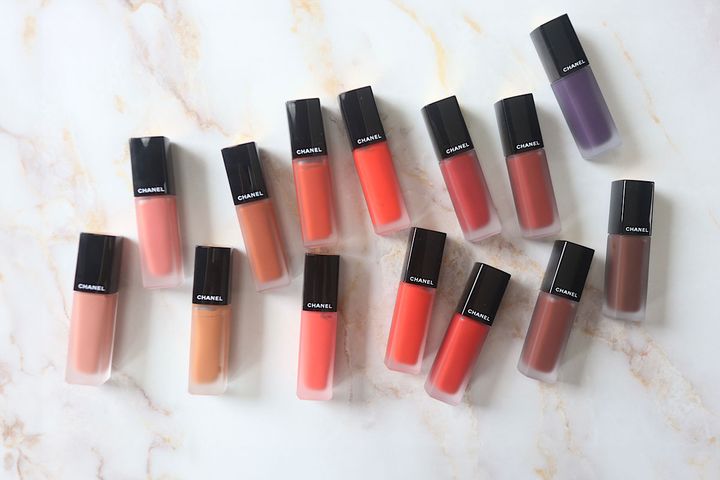 なめらかな塗り心地で唇をドレスアップ！