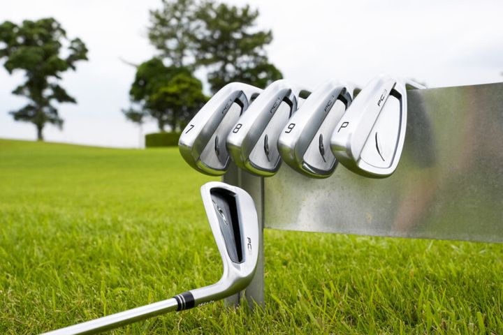 見た目も良くてやさしい！フォーティーンの新アイアンを編集部員が試打