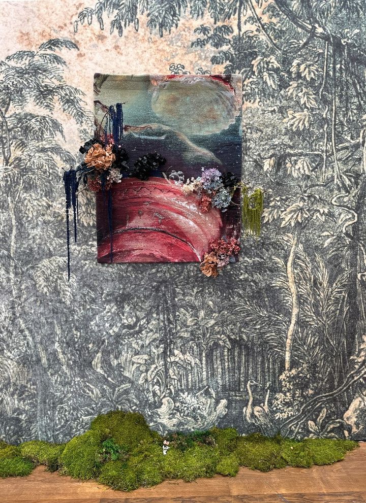 参考図版 Bianca Bondi Salt kisses my lichens away, Museum Frieder Burda, 2024. Courtesy of the artist and mor Charpentier © Bianca Bondi/ ADAGP, Paris & JASPAR, Tokyo, 2024 G3612