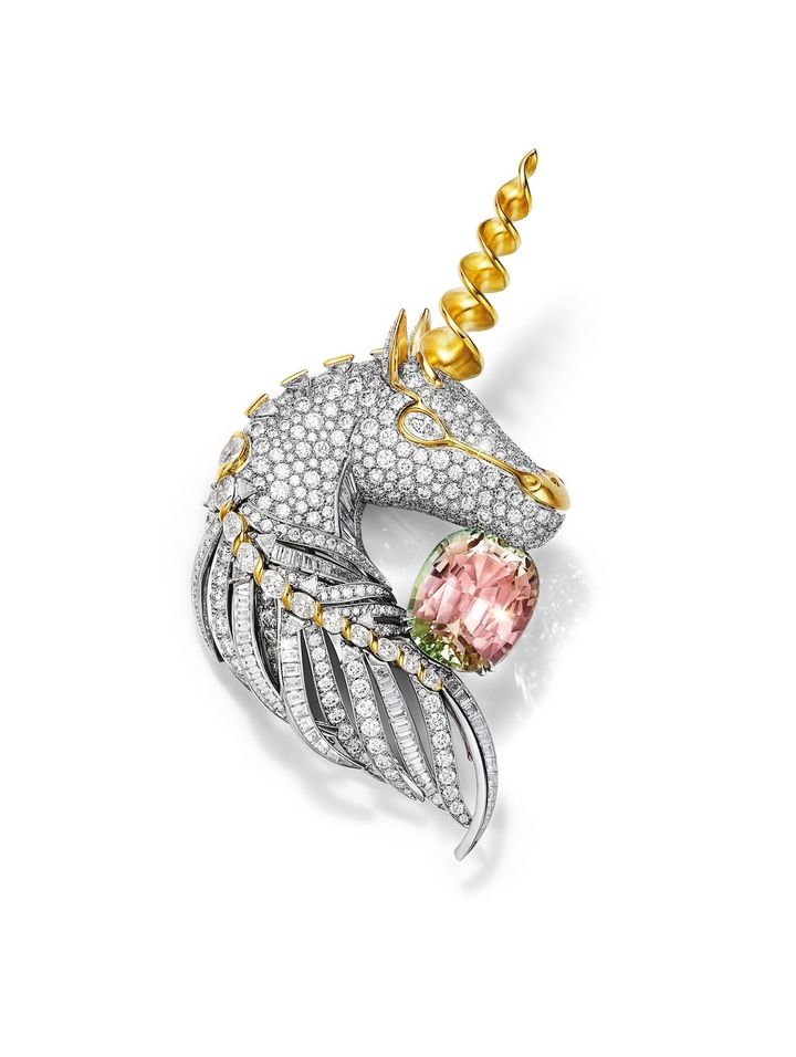 バイカラー トルマリンが幻想的な美しさを放つ「ユニコーン」のブローチ