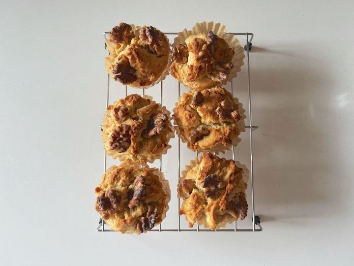 【簡単米粉レシピ】こっくりピーナッツバターとバナナの米粉マフィン【渡辺友美子のコーヒーに合うお菓子のレシピ vol.62 〜レシピで旅するヨーロッパ〜】