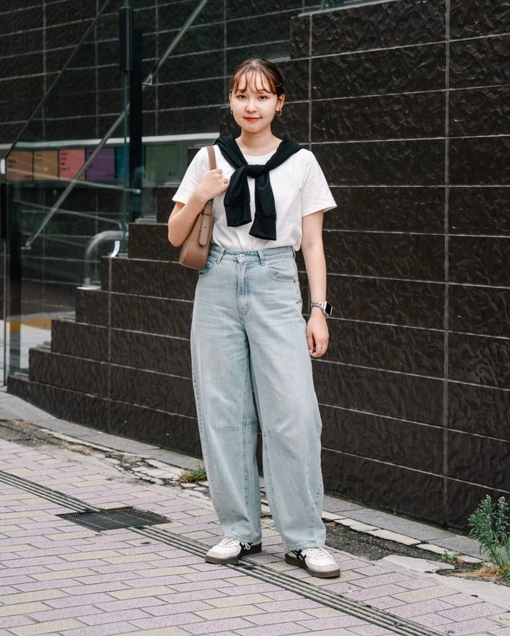 秋の重ね着に大活躍「カーディガン」コーデ8選！肩掛けスタイル編