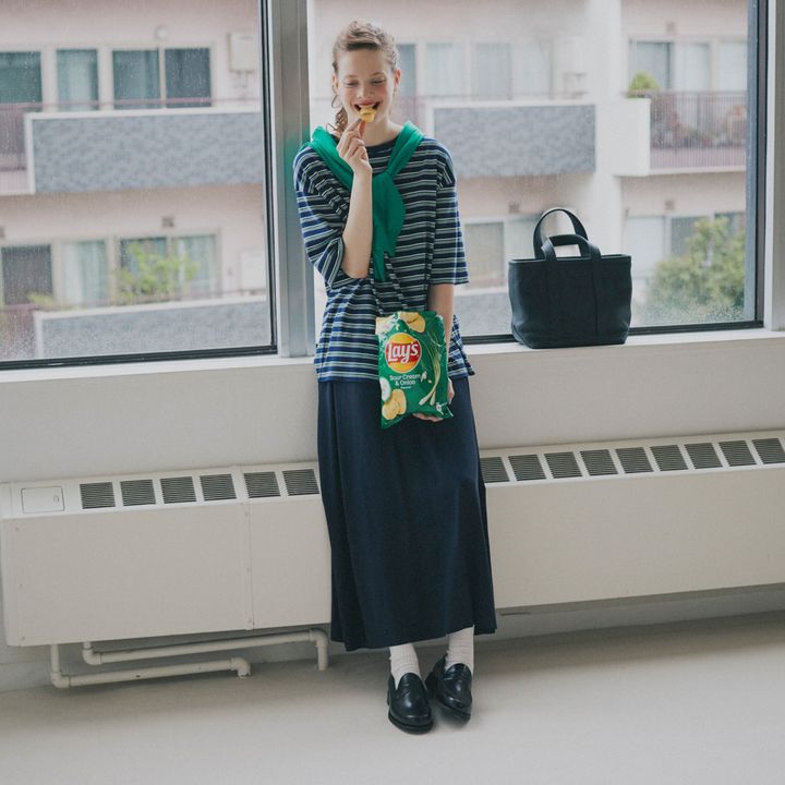 秋の重ね着に大活躍「カーディガン」コーデ8選！肩掛けスタイル編