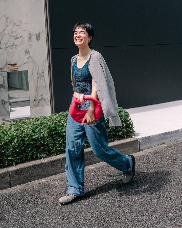 “シャツ＆ブラウス”が主役の秋コーデ5選。１枚で様になるデザインに注目！【TOKYO SNAP】