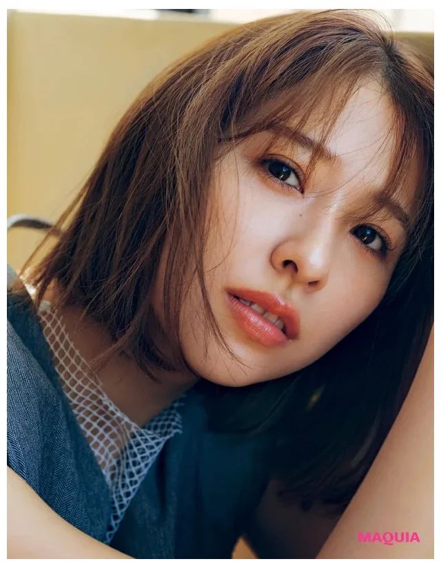 コスメデコルテ アイグロウ ジェム スキンシャドウを使ったおすすめメイクのやり方_コスメデコルテ アイグロウジェム スキンシャドウ 23Mを使ったメイク