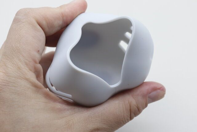 セリア メイクスポンジケース スリット