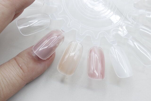 セリア ネイルカラーチャート丸型3Pクリア 使用例