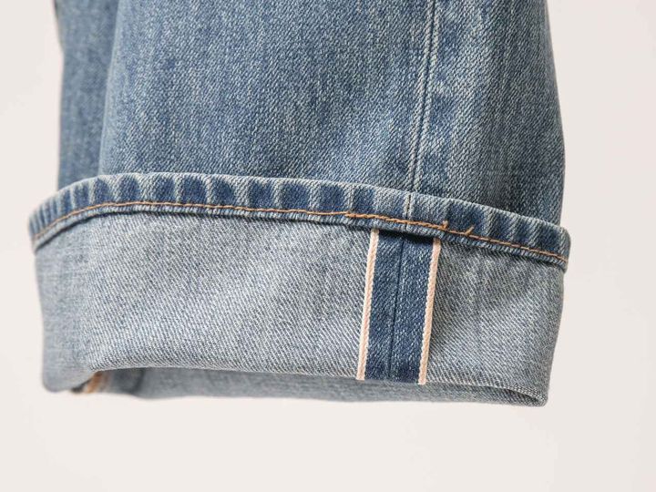 画像: ほつれ止めの耳の部分。 出典：ジョンブル