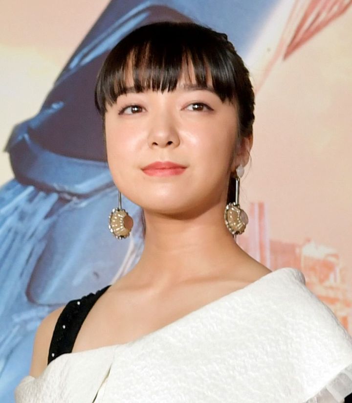 上白石萌音さん（2019年2月、時事通信フォト）