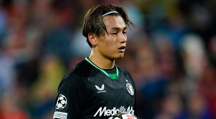 日本代表FW上田綺世、フェイエでのPK失敗後の”態度”に批判 「ピッチを蹴ったり、怒ったりもしない」