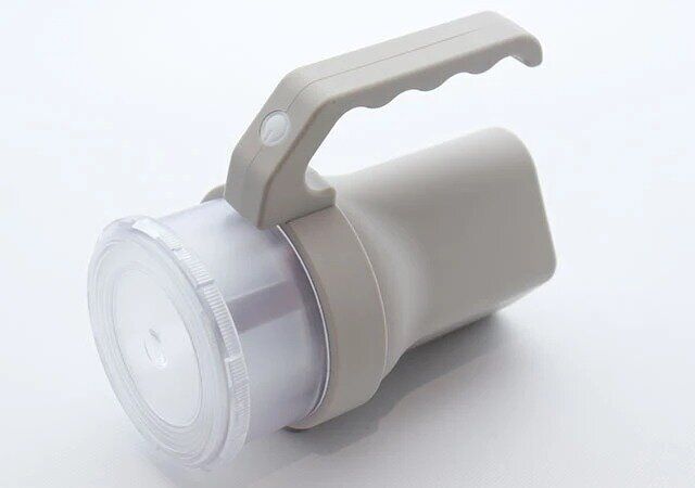 キャンドゥ 電池を選ばない懐中電灯