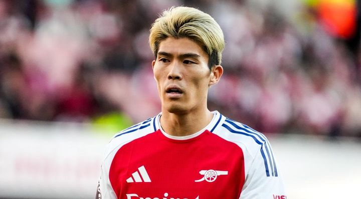 アーセナル冨安健洋、SNSで復帰を報告！長谷川唯もいいね