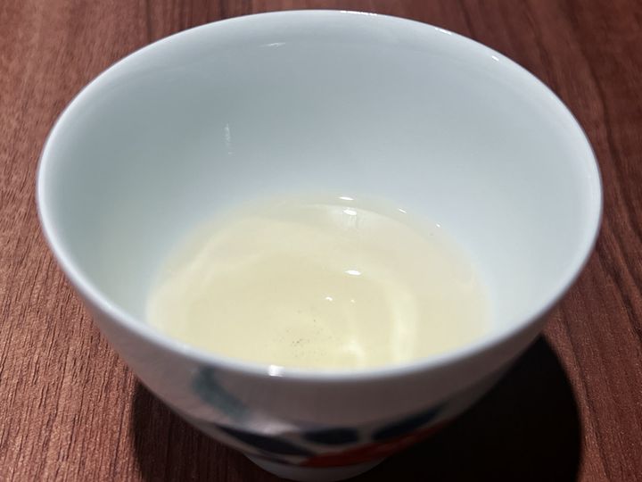茶器に入った「凍頂烏龍茶」
