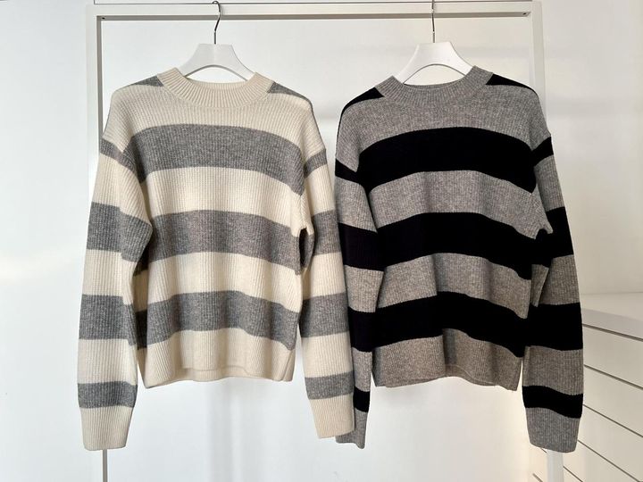 画像: 【UNIQLO and COMPTOIR DES COTONNIERS】ラムクルーネックセーター各¥3,990