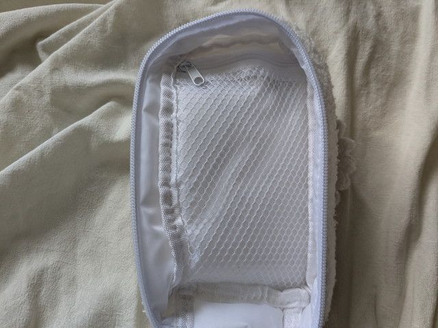 フタの内側メッシュポケット