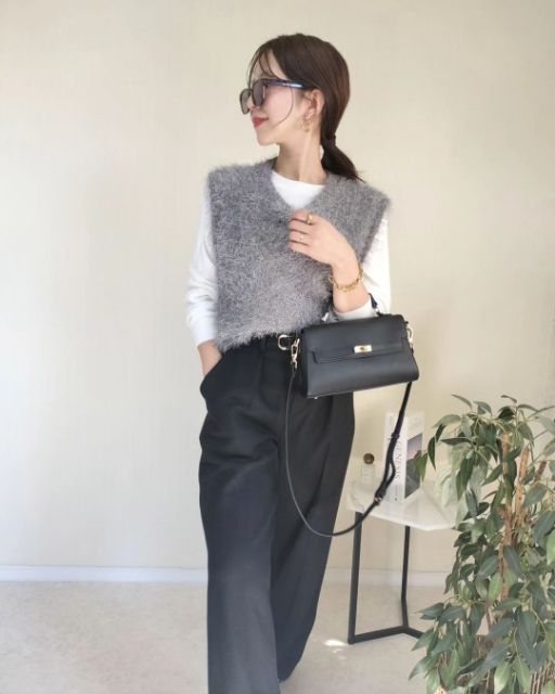 フェザーベストを着たコーデ