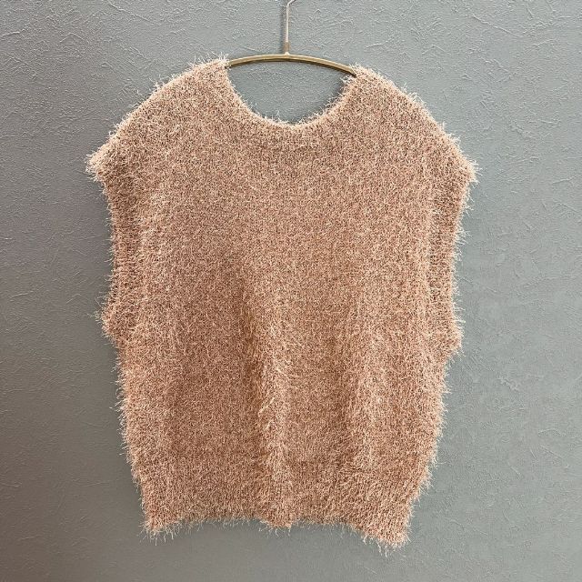 ピンクのラメフェザーヤーンベスト