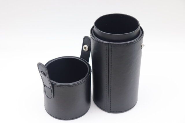 キャンドゥ メイクブラシケースレザー調 デザイン