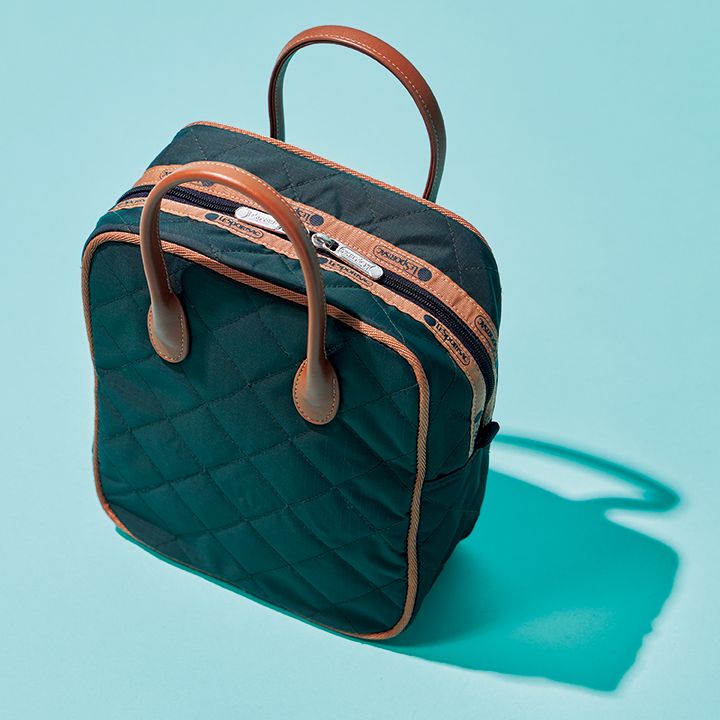 大きめを選んで間違いなし！旅行で活躍するバッグ12選