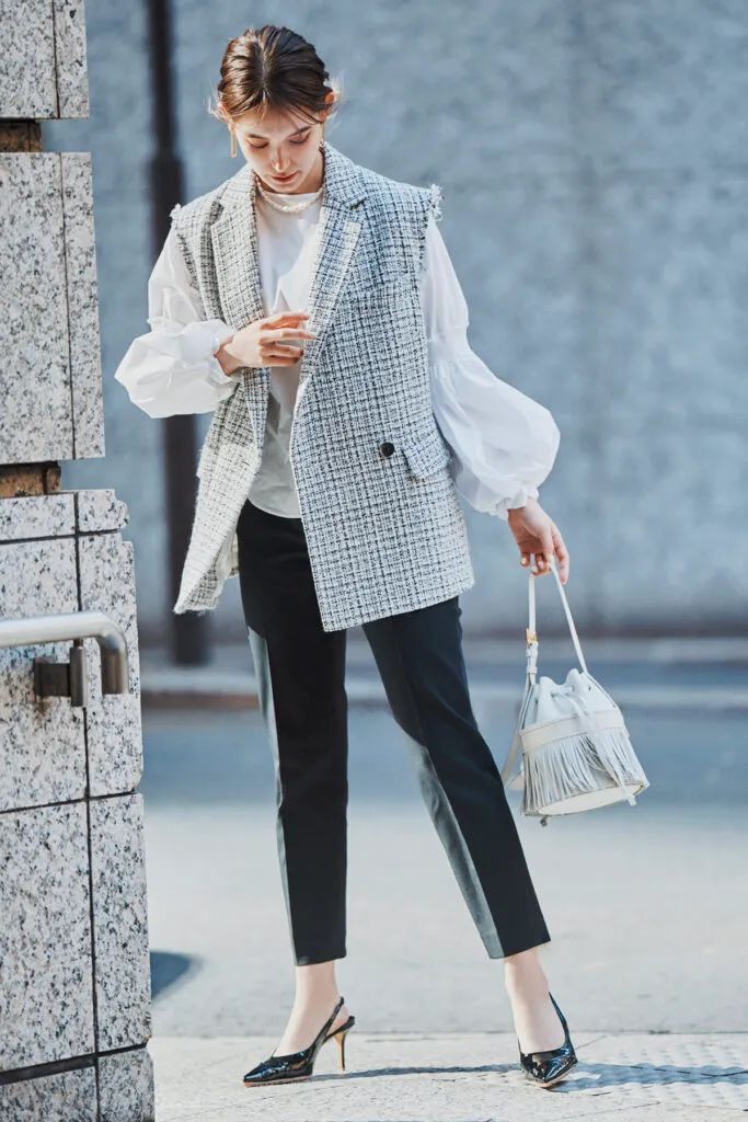 XG系攻めのファッション大人女子　実はコーデしやすいスタッズハーネスジレ XG系攻めのファッション大人女子実はコーデしやすいスタッズ