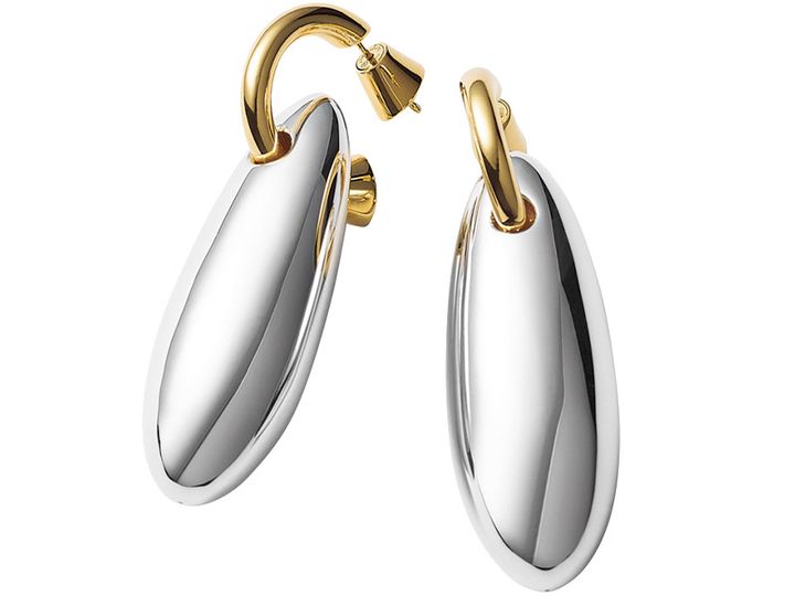 ボッテガヴェネタの彫刻のような縦長シルエットのピアス