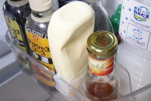 ダイソーのマヨケチャホルダーの使用例