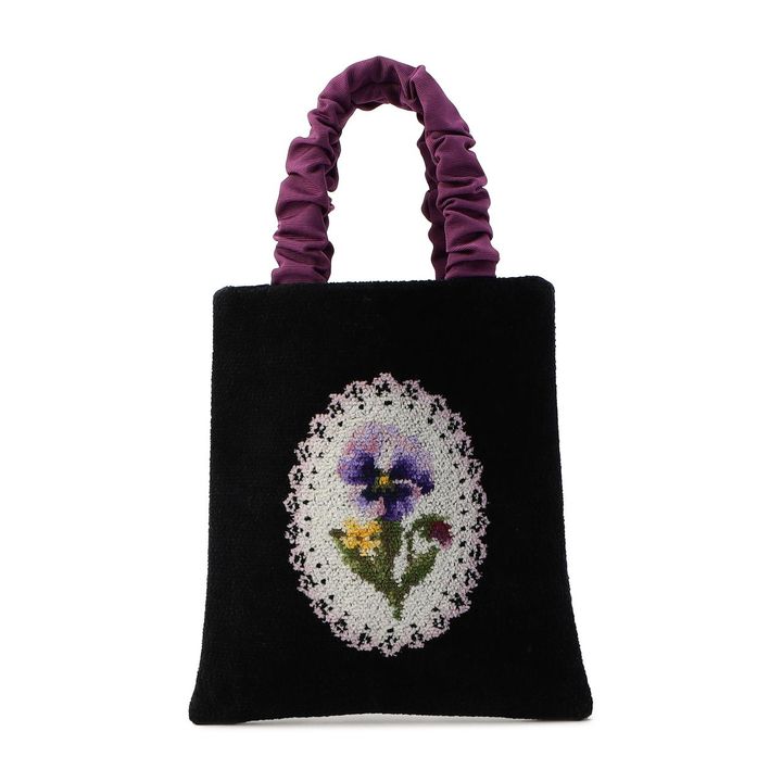 画像: 「ナイツドリーム ミニバッグ」[縦23×横19cm]￥11,000 出典：フェイラー