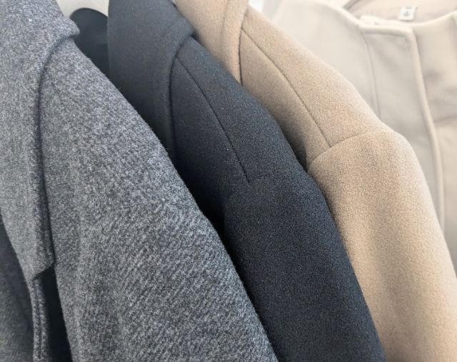 3色のコージーメルトンテーラードコート