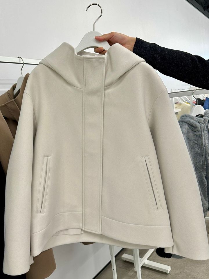 コージーメルトンショートフーディコート4990円（ダークグレー、ブラック、ナチュラル、ブラウン、ブルー、ネイビー）